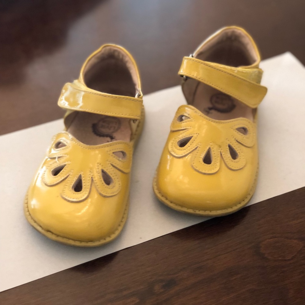 Livie & Luca Mary Jane’s